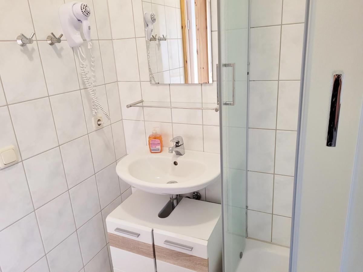 Pension Landhaus Teichgraf ヴォルガスト エクステリア 写真