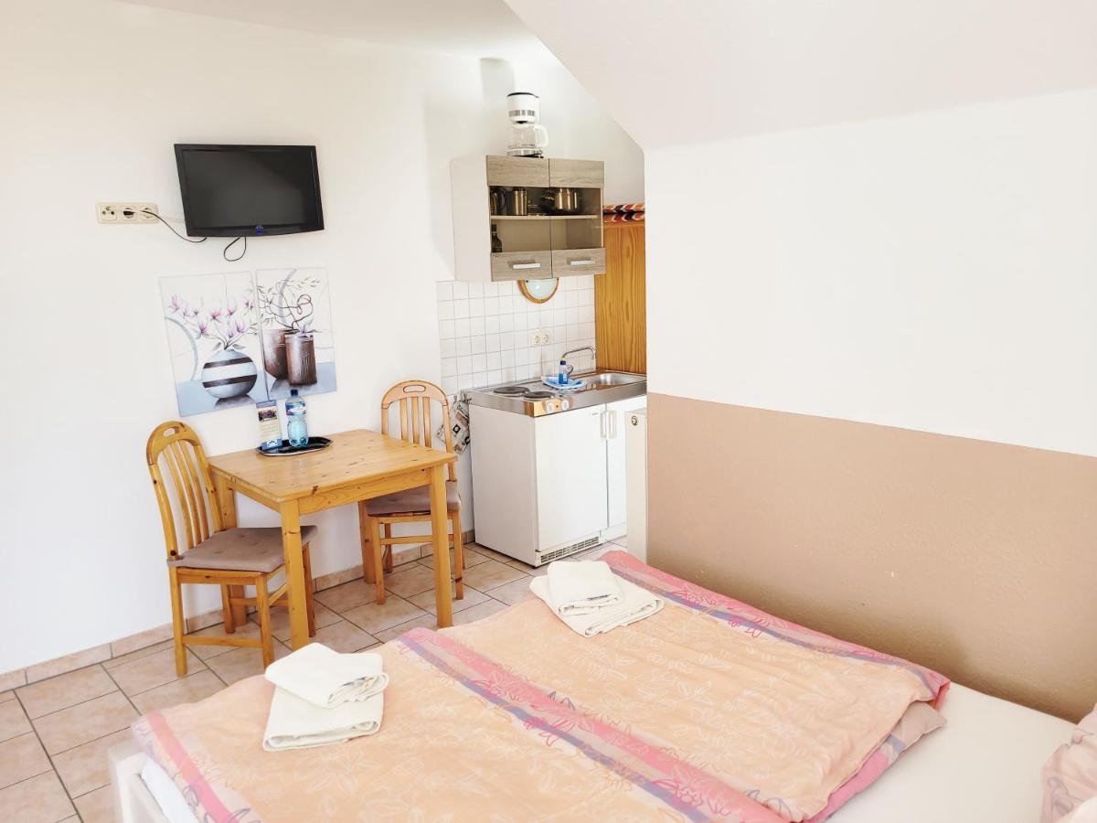 Pension Landhaus Teichgraf ヴォルガスト エクステリア 写真
