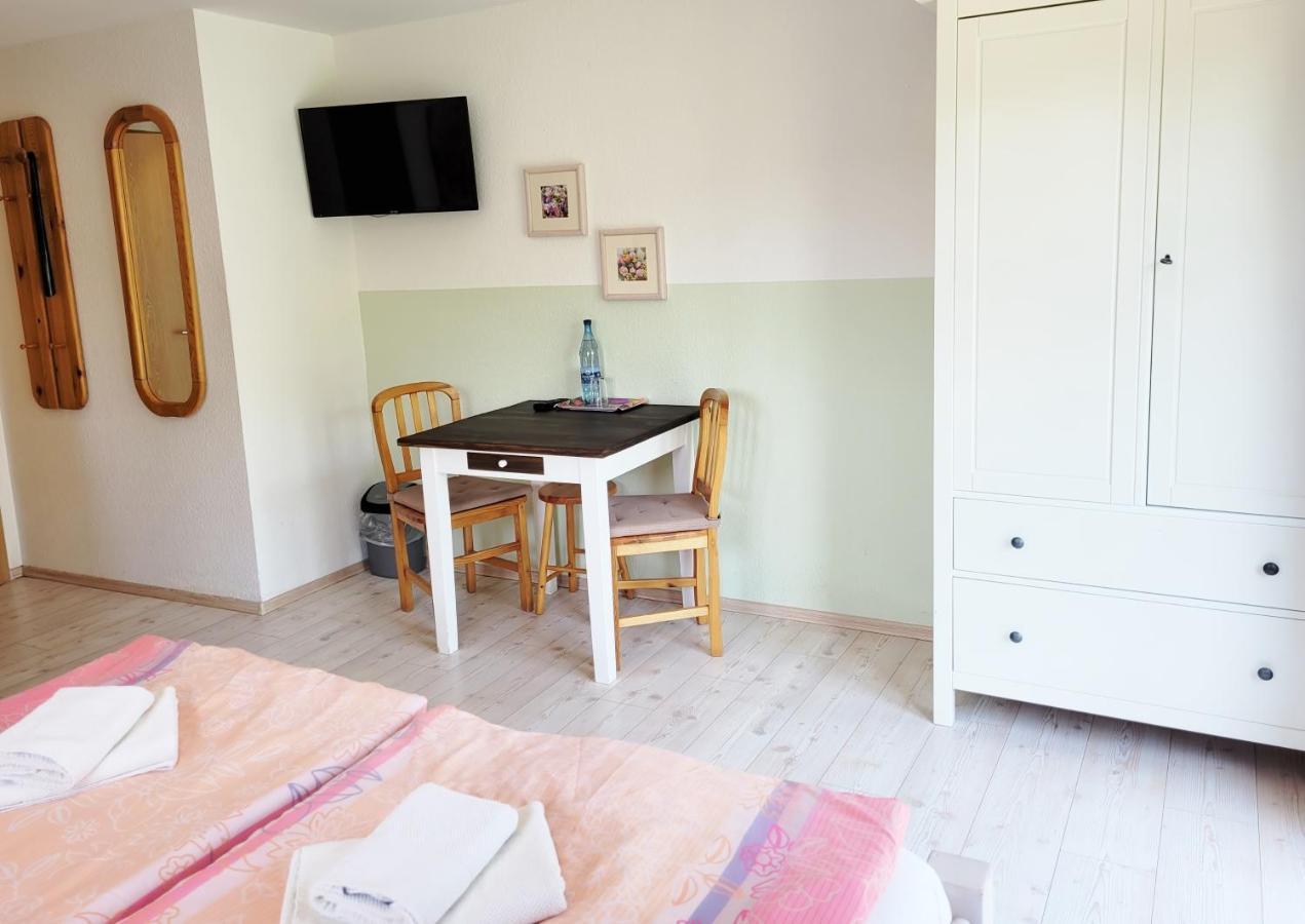 Pension Landhaus Teichgraf ヴォルガスト エクステリア 写真