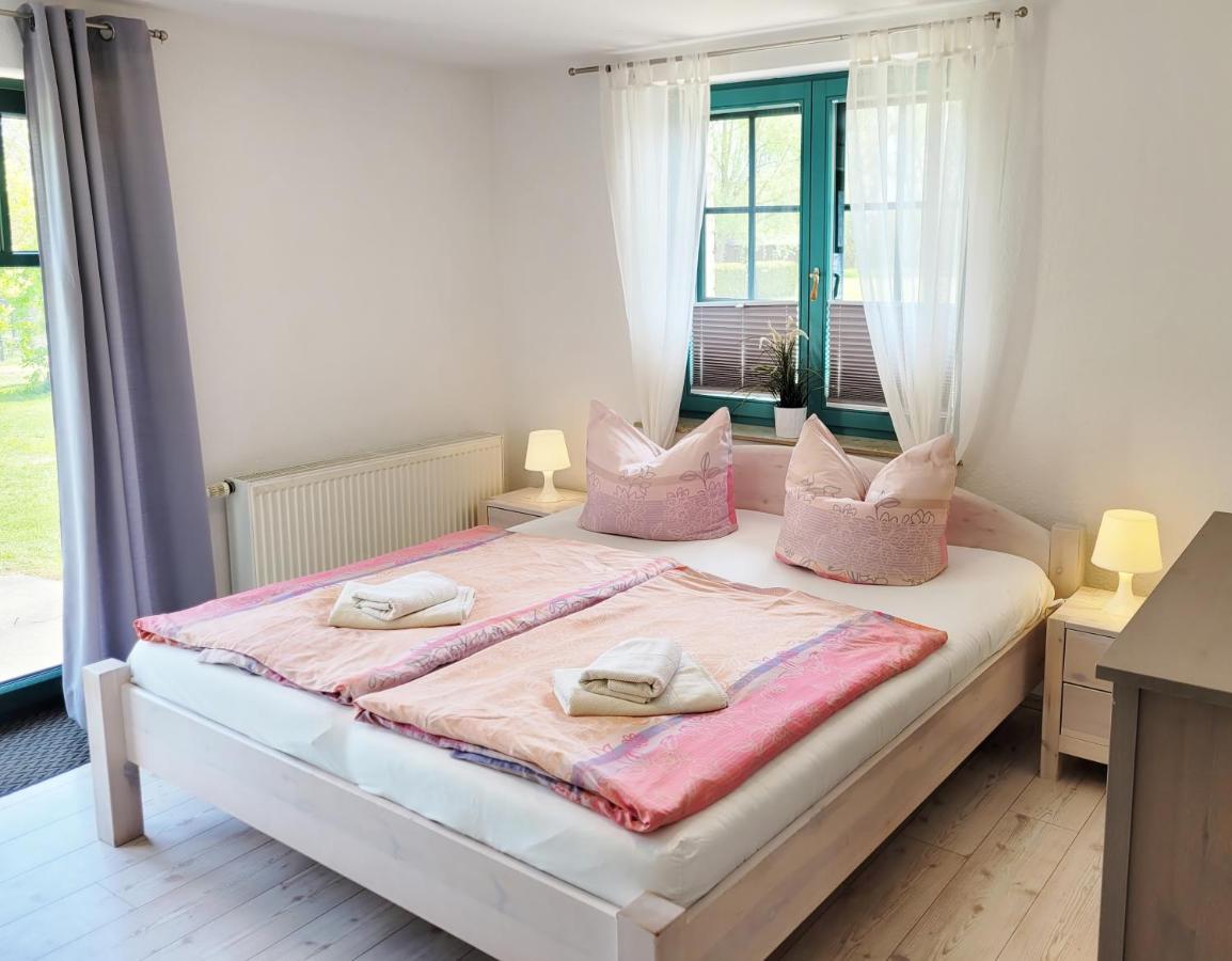 Pension Landhaus Teichgraf ヴォルガスト エクステリア 写真