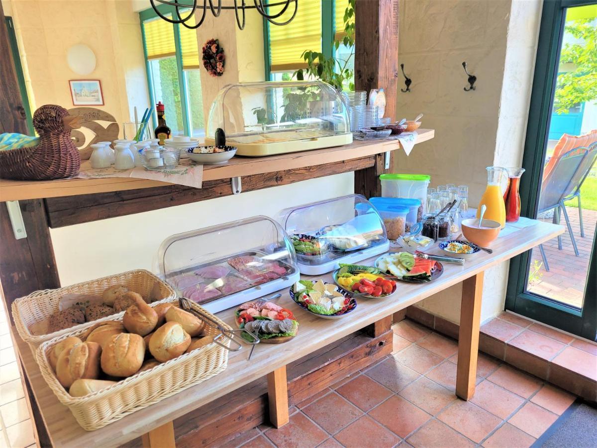 Pension Landhaus Teichgraf ヴォルガスト エクステリア 写真