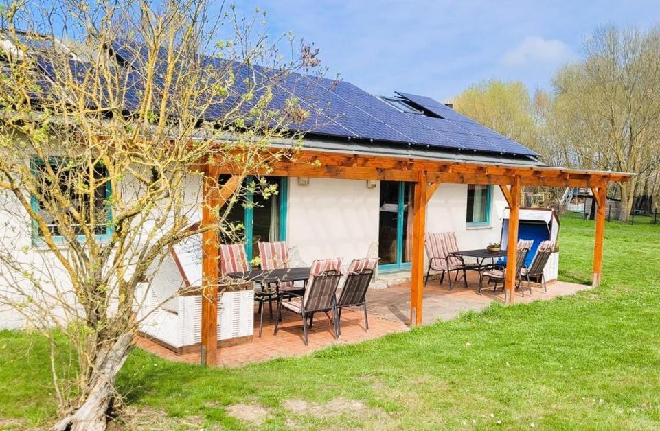Pension Landhaus Teichgraf ヴォルガスト エクステリア 写真